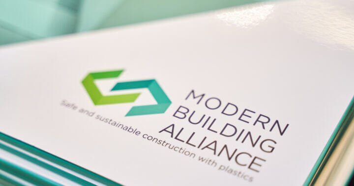 „Modern Building Alliance“.