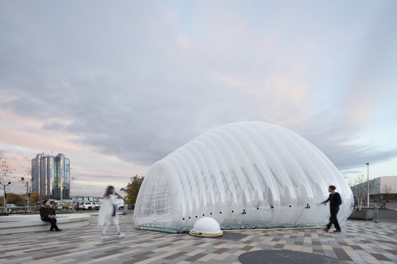 7 ecoLogicStudio Air Bubble air purifying eco machine at COP26 in Glasgow ©NAARO